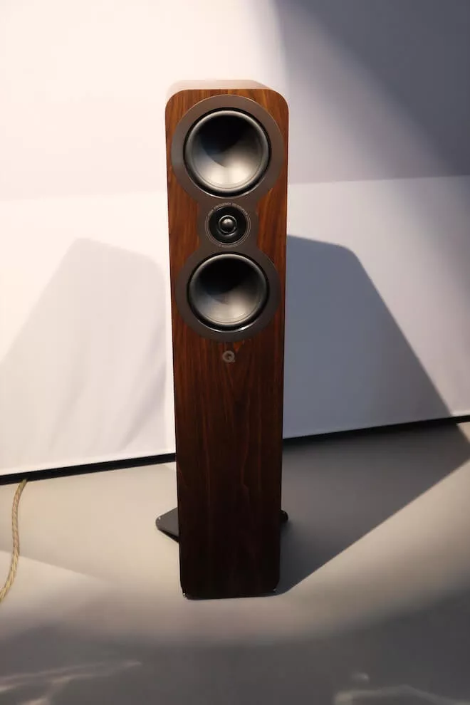 Q Acoustics 3050c 스피커