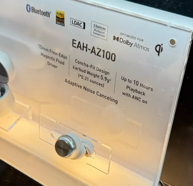 CES 2025에서 은색으로 선보이는 Technics EAH-AZ100 True Wireless Earbuds